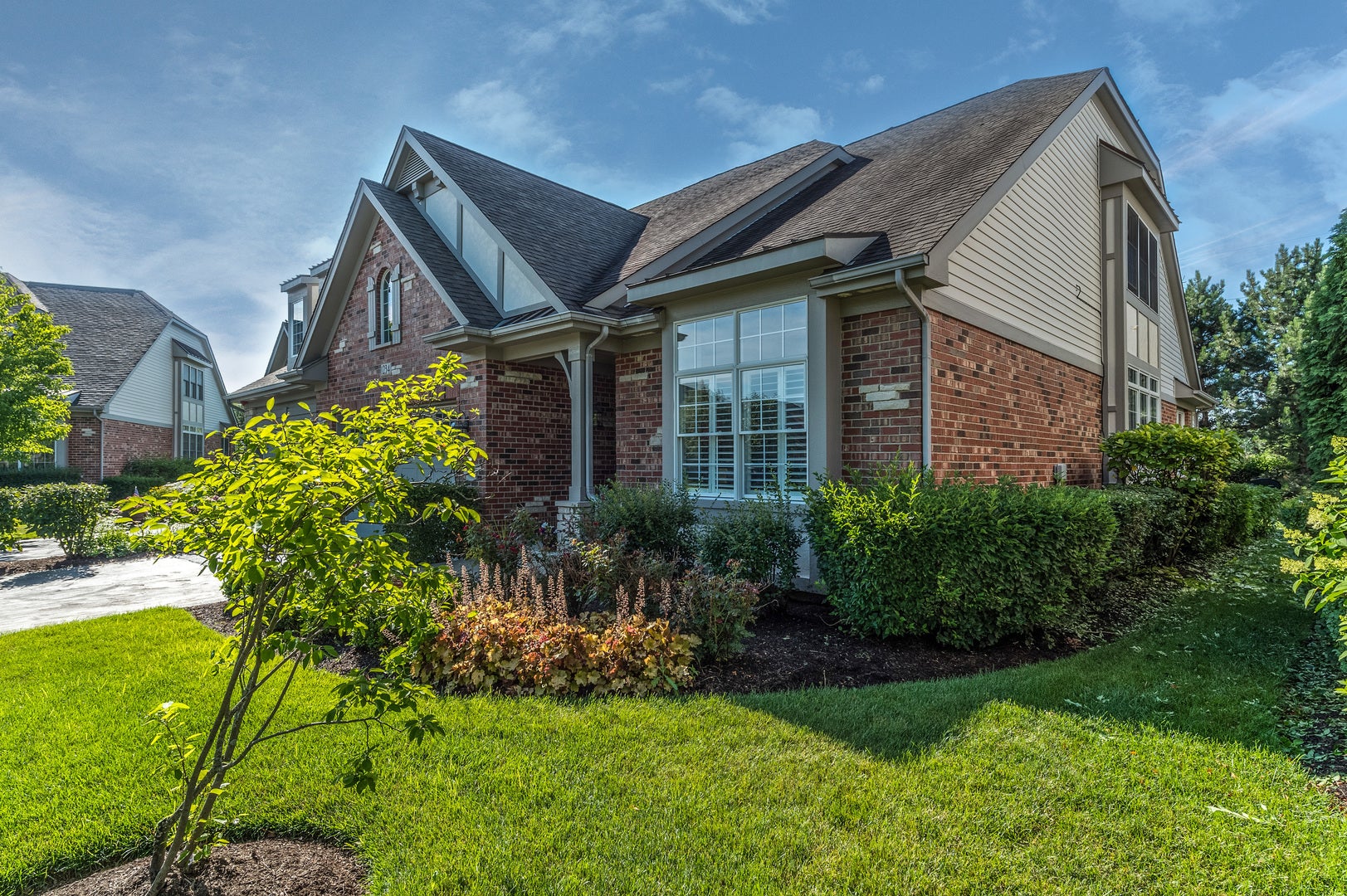 Home in Naperville, IL 60540 — photo 2
