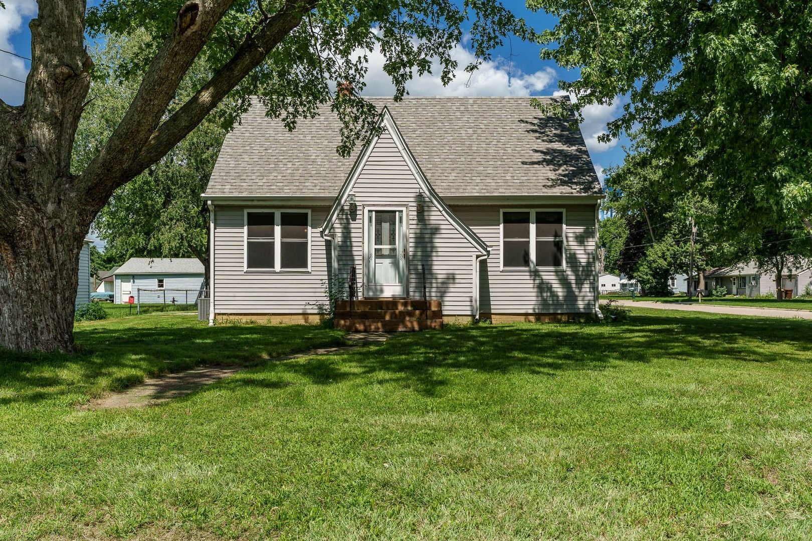 808 Wayne Drive — photo