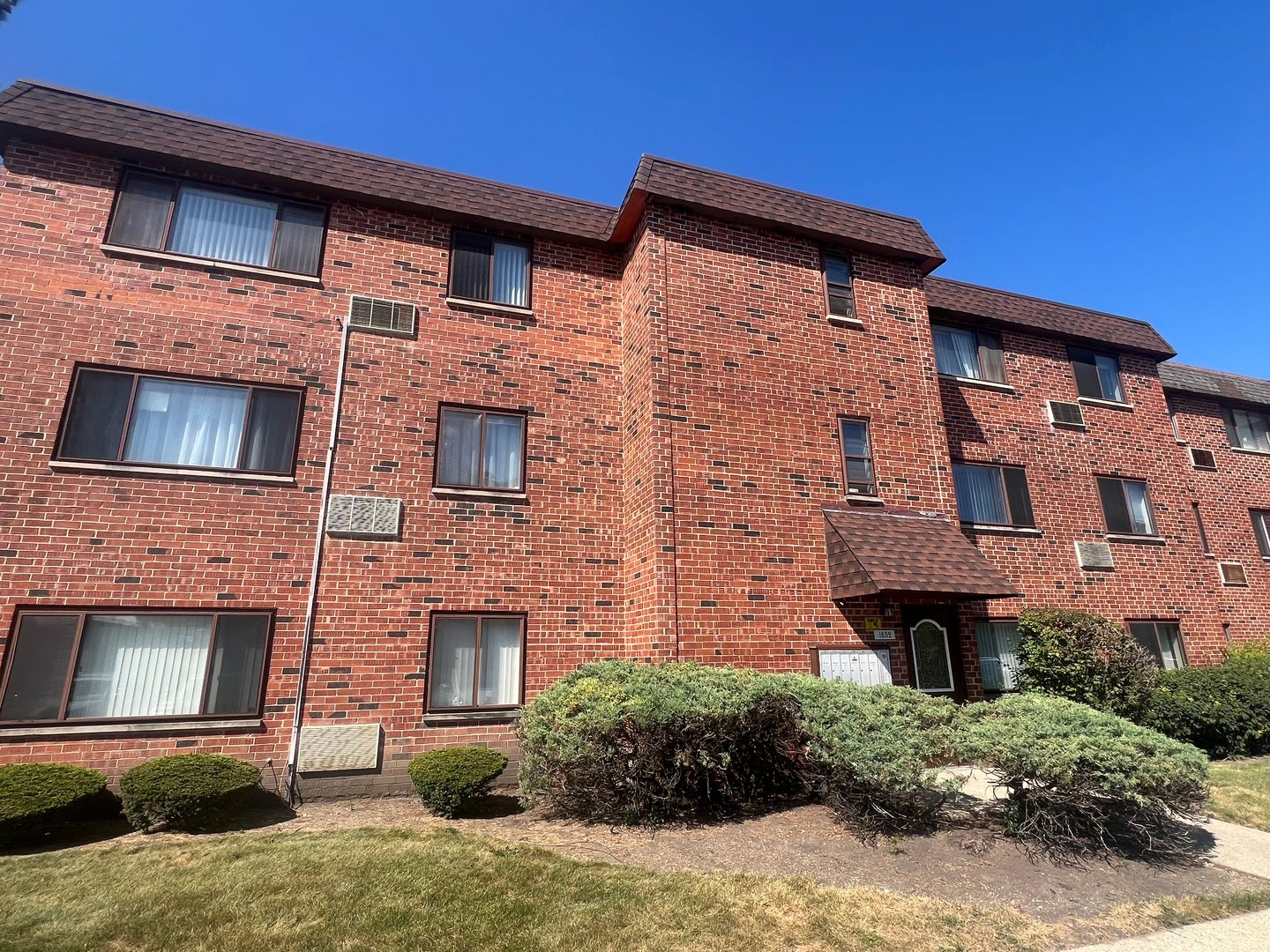 1852 S Anna Marie Drive 303 — photo