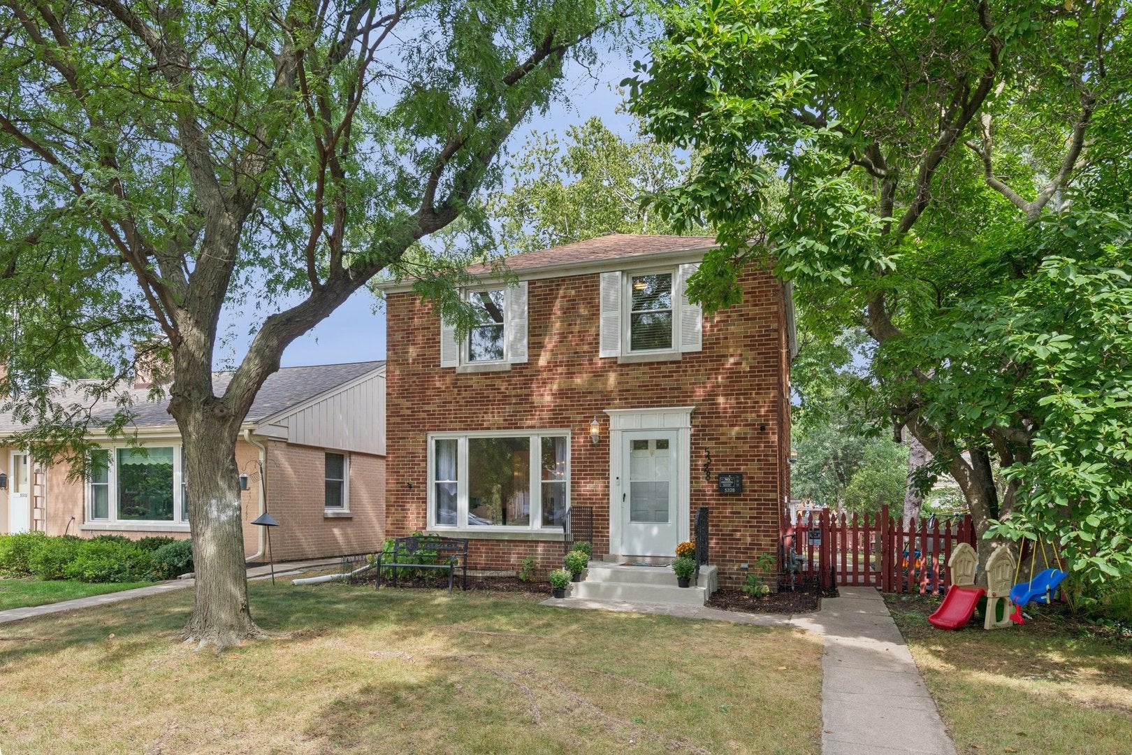 5328 Davis Street — photo