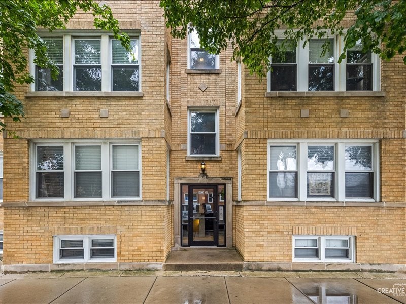 3335 W Byron Street G — photo