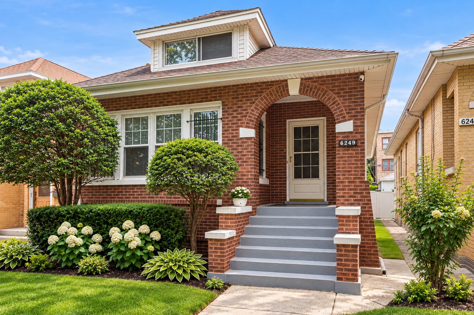 6249 N Fairfield Avenue — photo