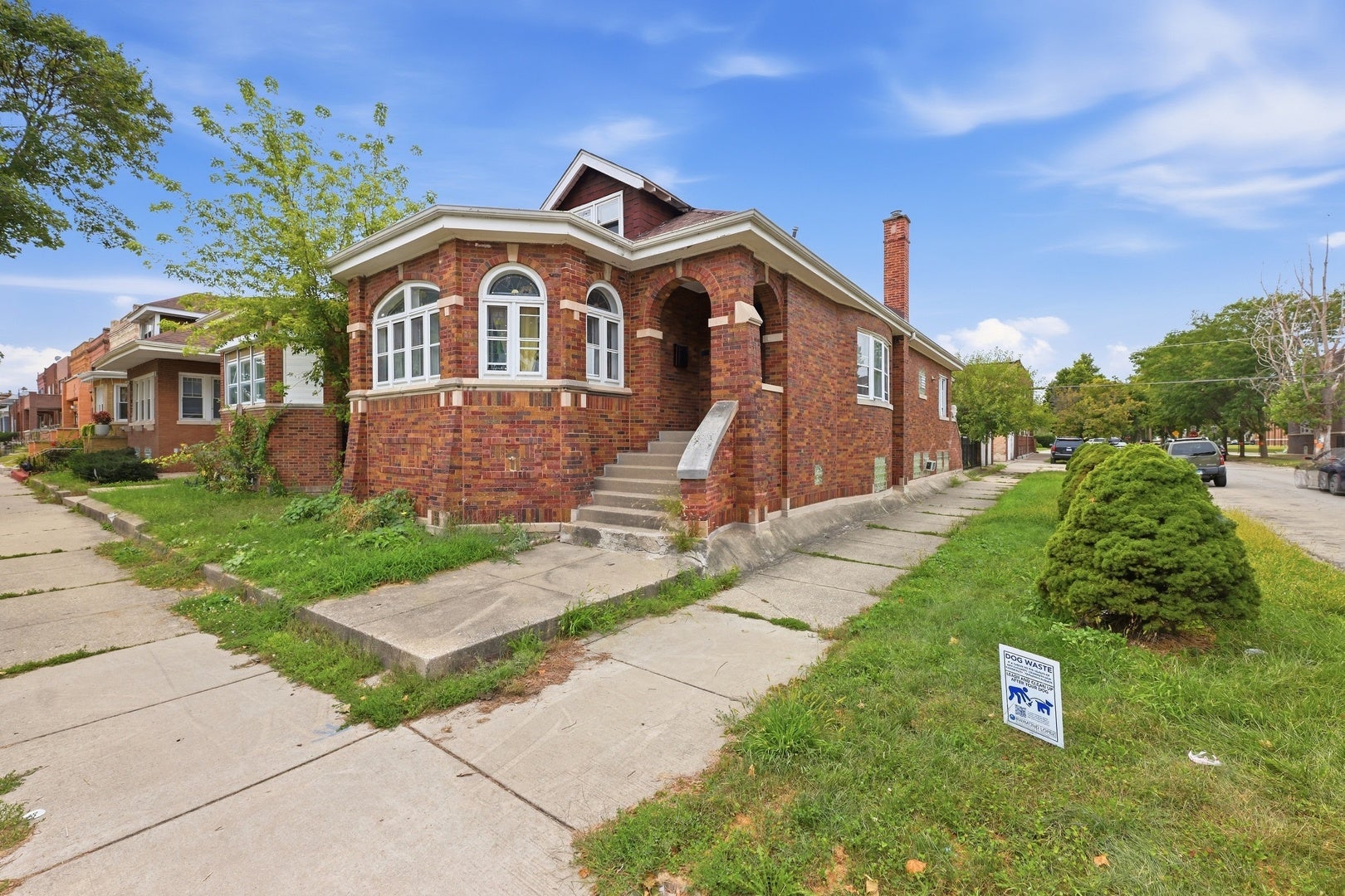 5700 S Maplewood Avenue — photo