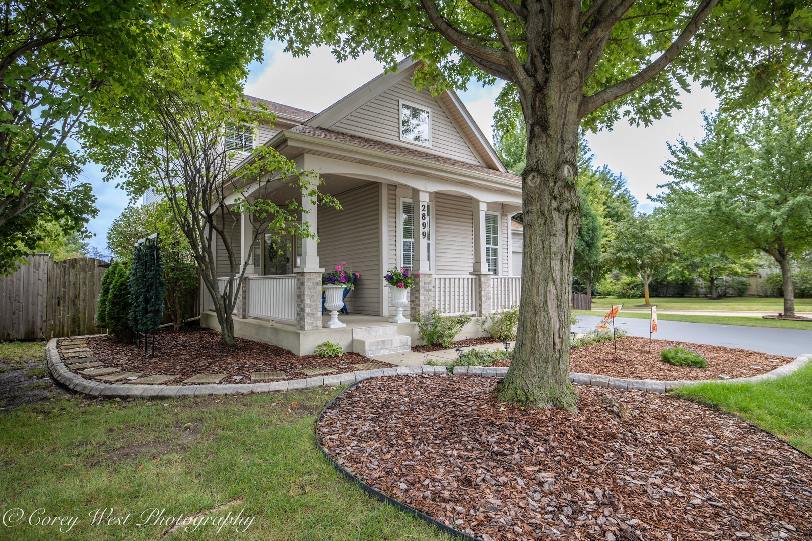 Home in Geneva, IL 60134 — photo 2