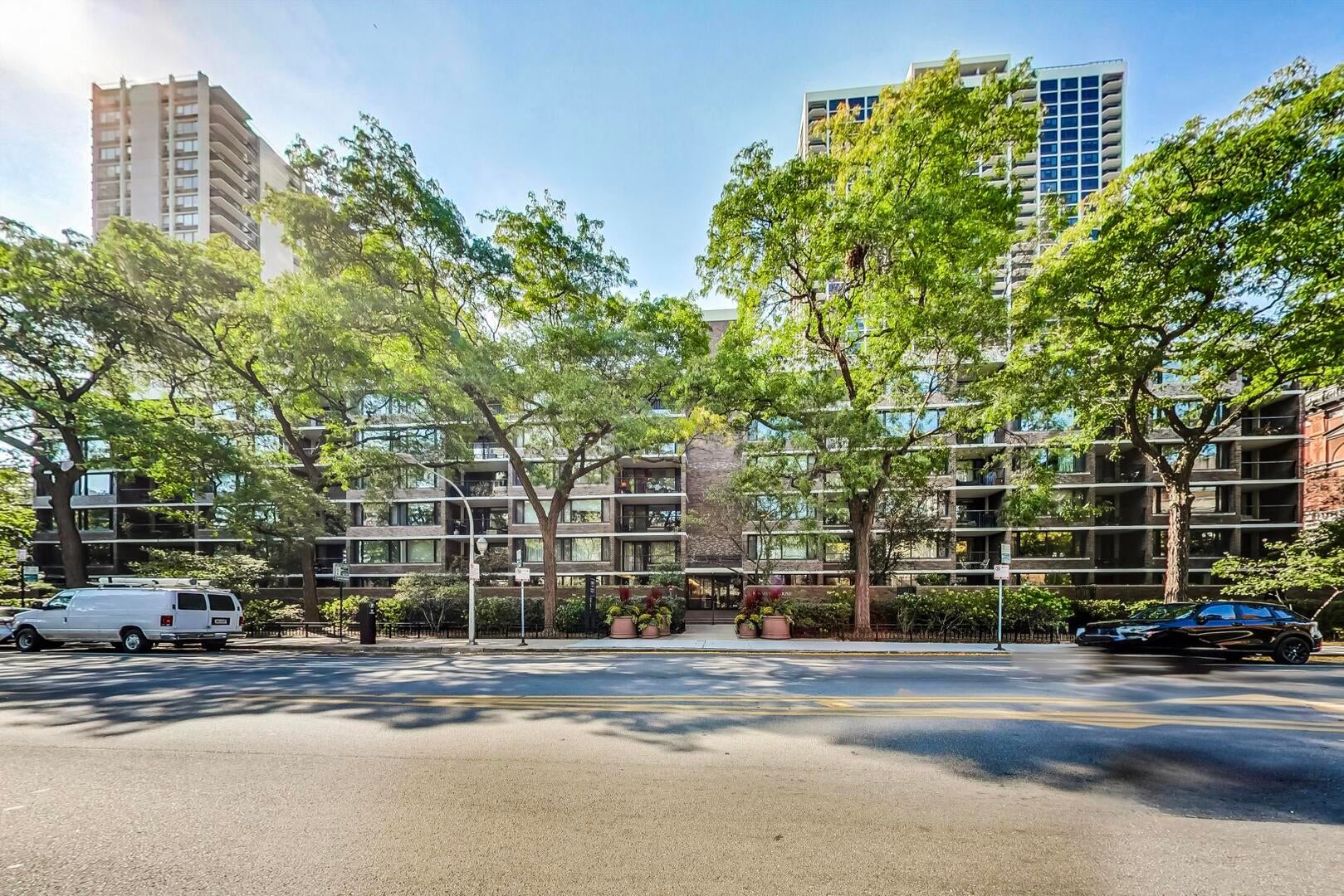 1555 N Sandburg Terrace 209K — photo