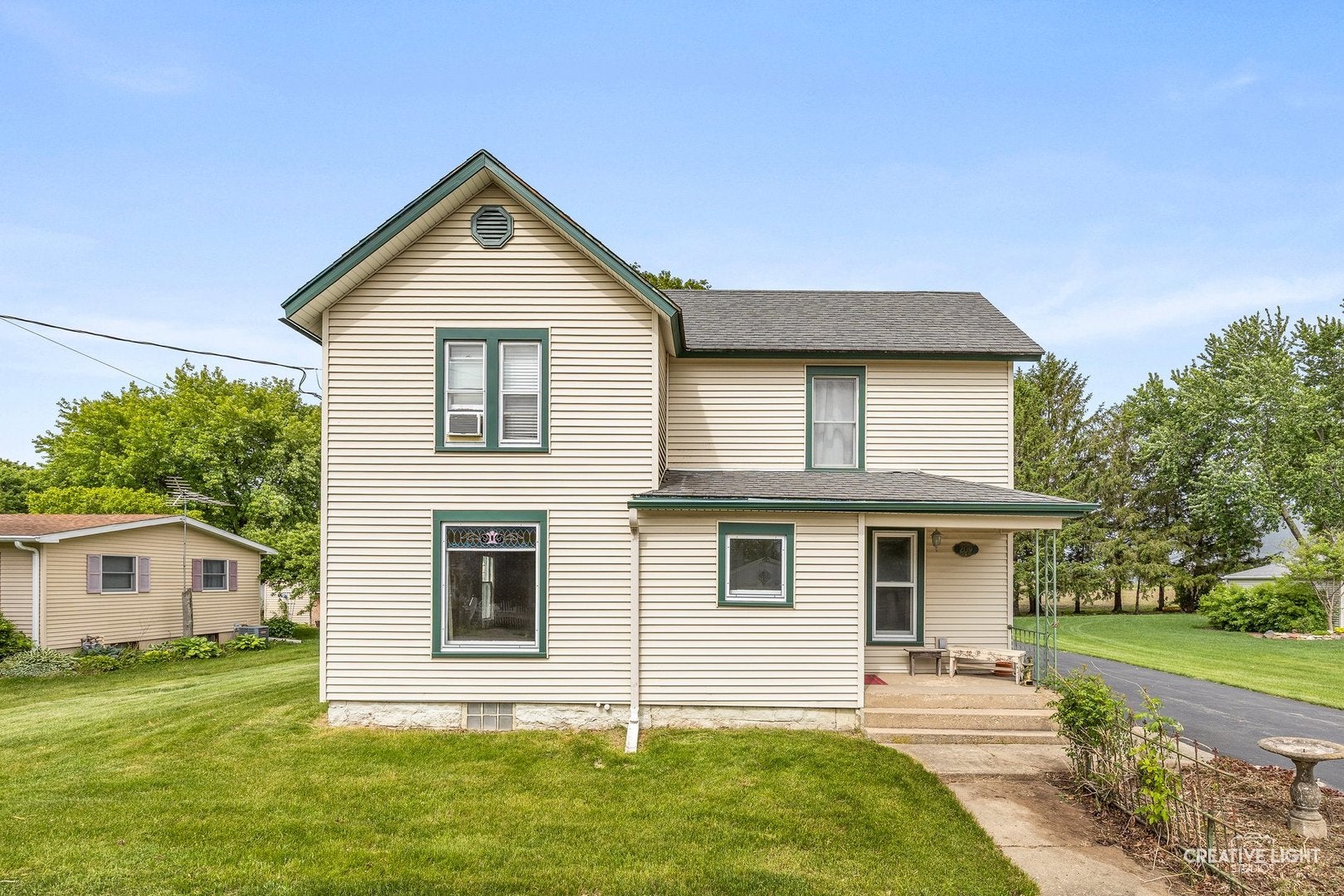 209 N Shabbona Road — photo