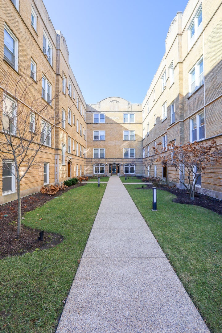 5750 S Stony Island Avenue 3-6 — photo