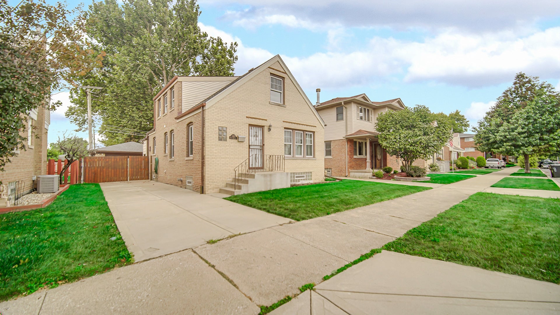 3915 W 104th Street — photo