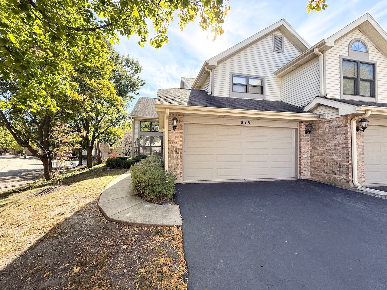 879 N Auburn Woods Drive — photo
