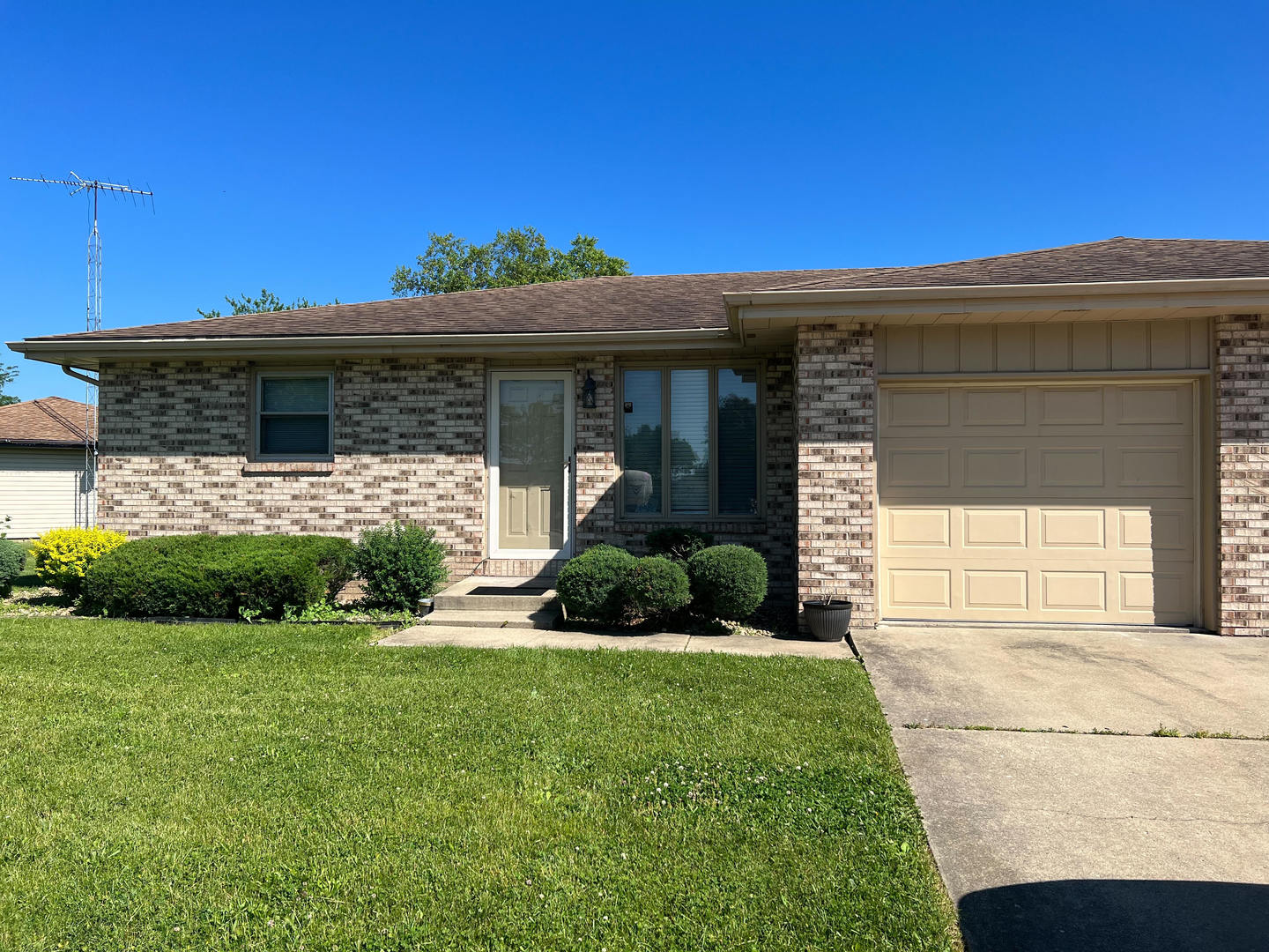 1368 Potomac Place — photo