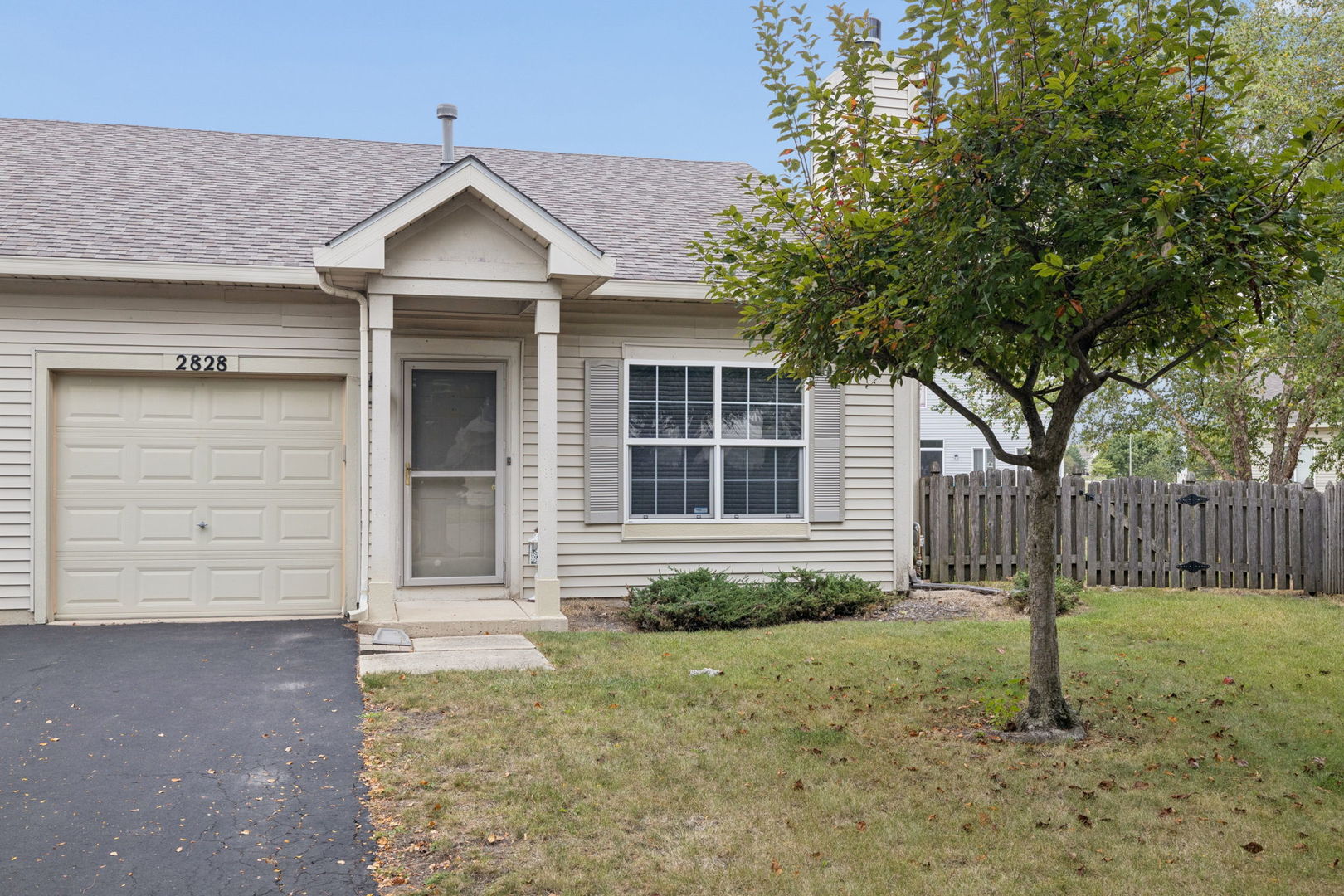 2828 Rebecca Court — photo