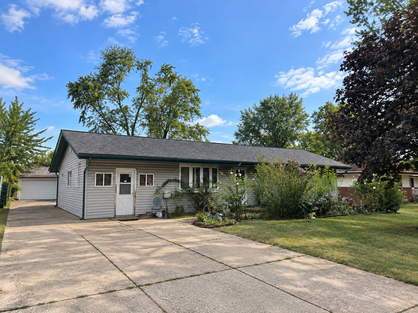 5638 W Wilson Street — photo