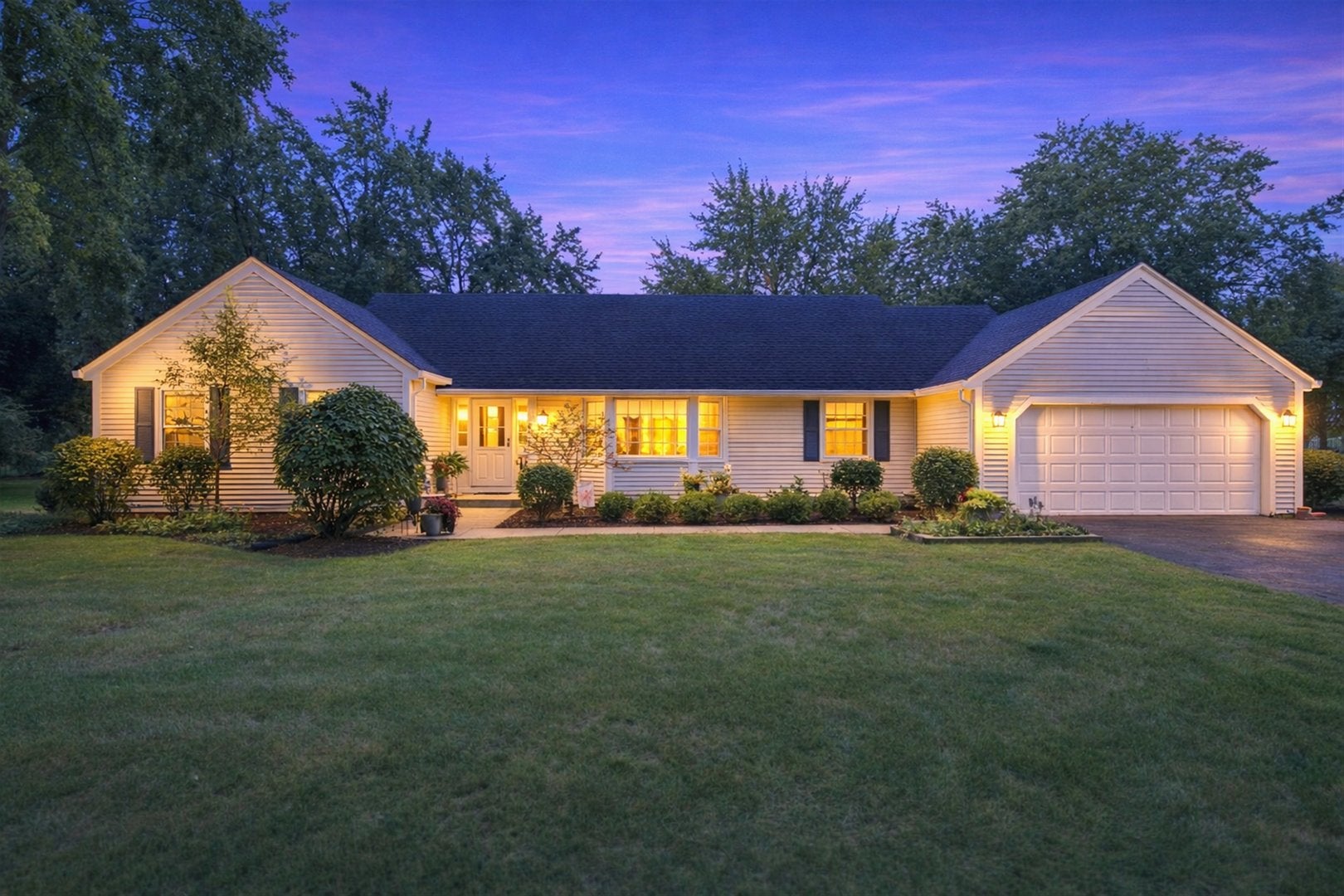 1114 Lexington Lane — photo