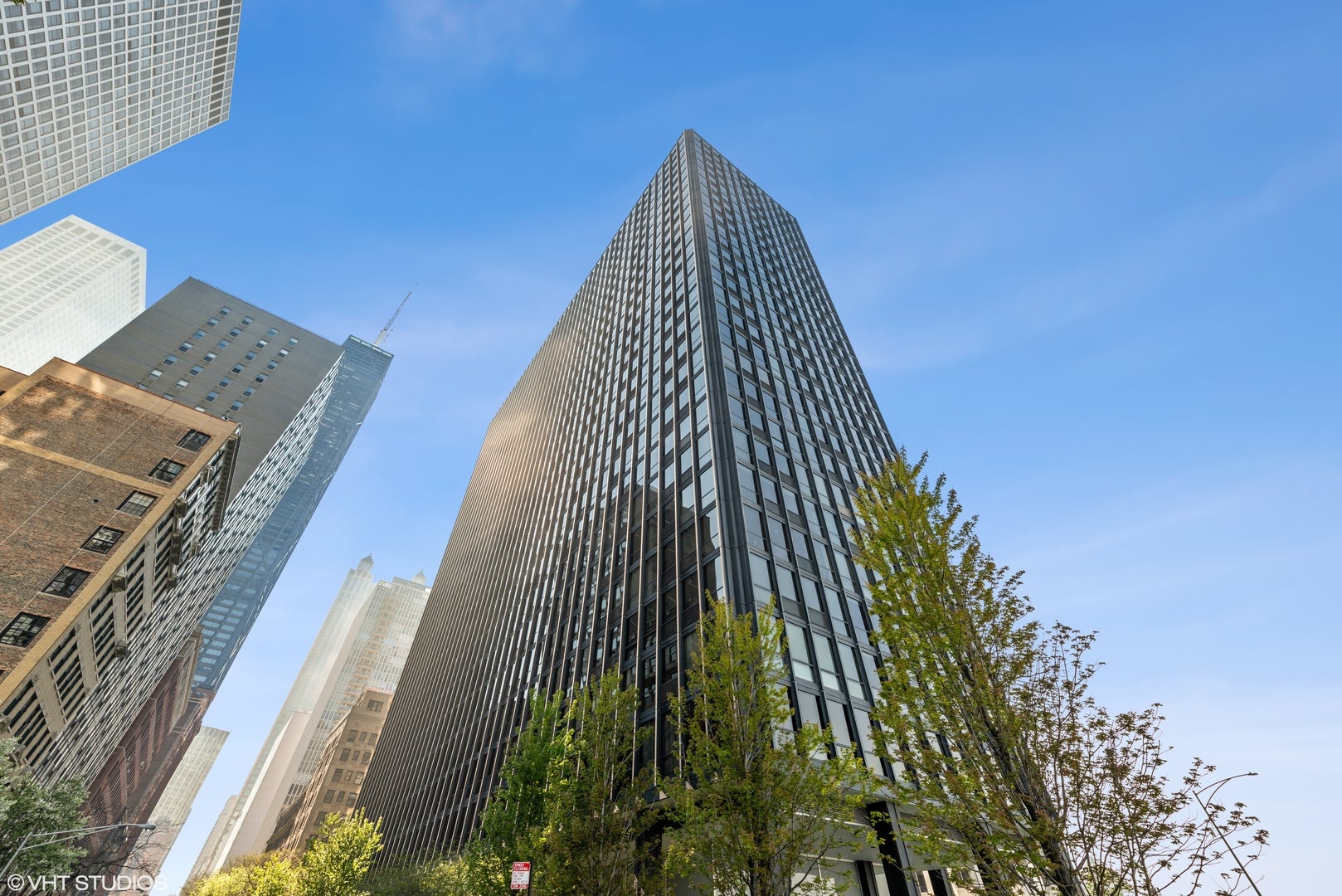 900 N Lake Shore Drive 514 — photo
