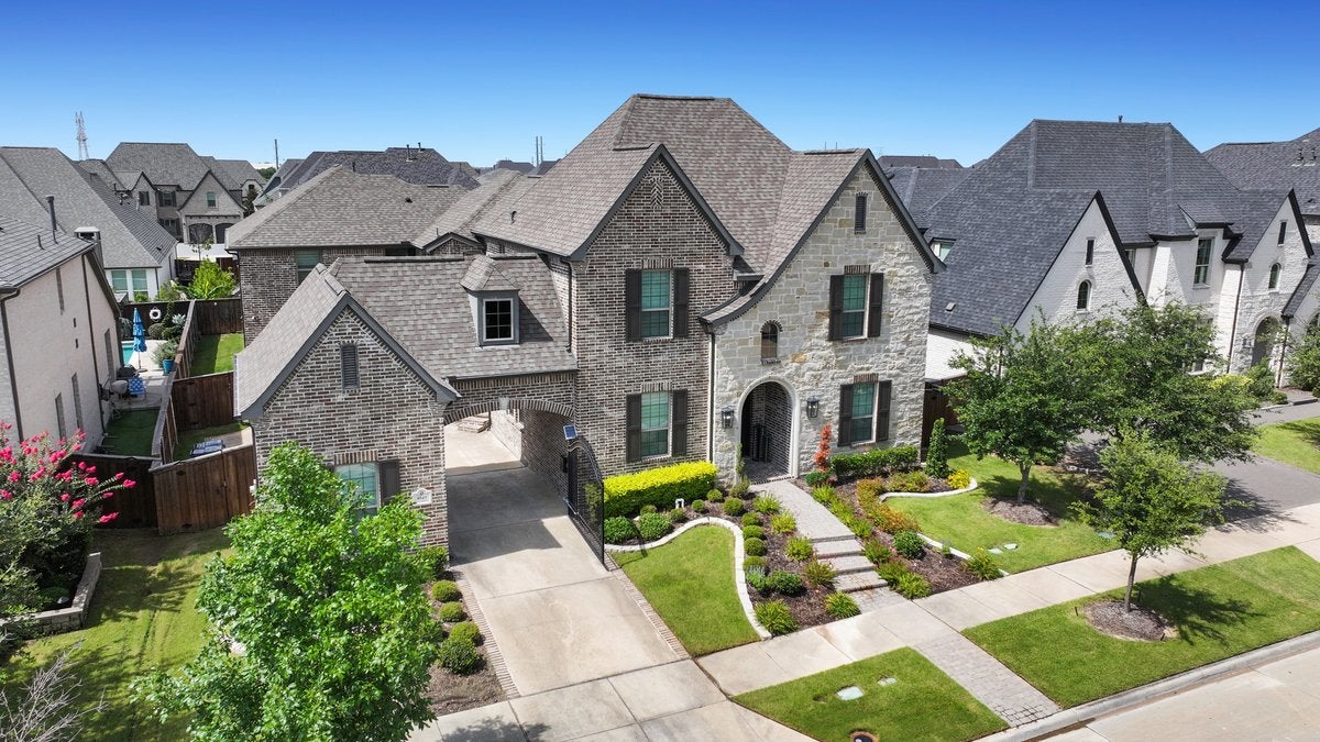 4049 Covent Garden Lane — photo
