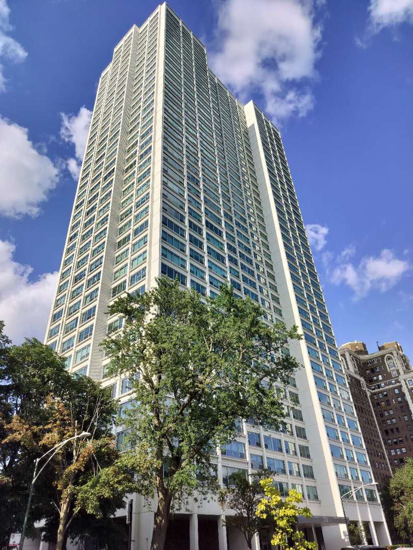 1700 E 56th Street 409 — photo