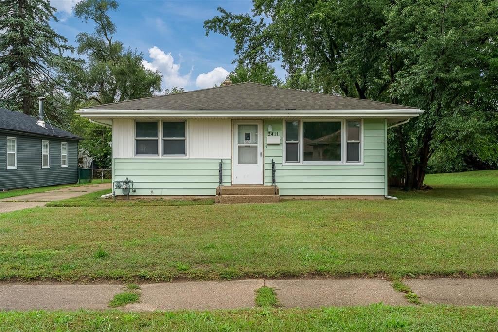2411 Barton Boulevard — photo