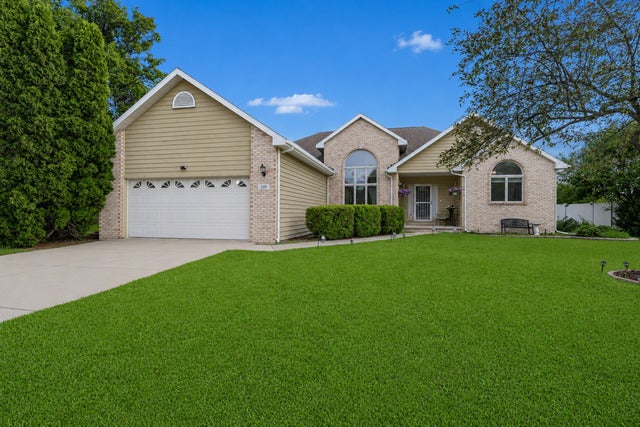 219 Greenbriar Lane — photo