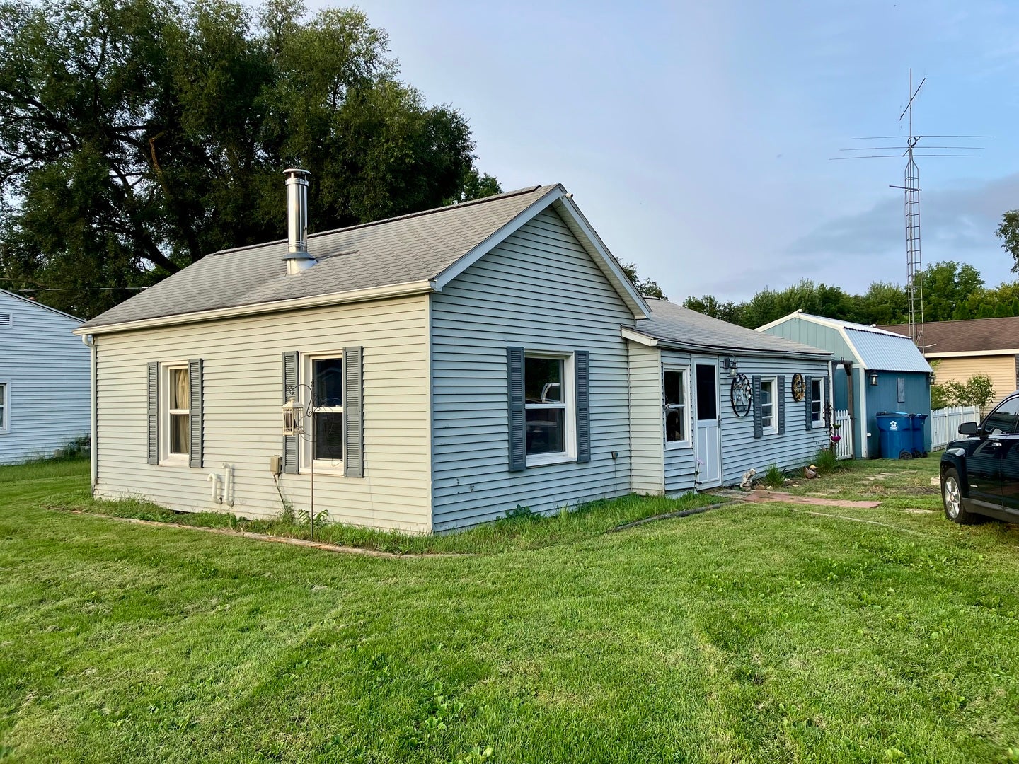 2407 W 3rd Street — photo