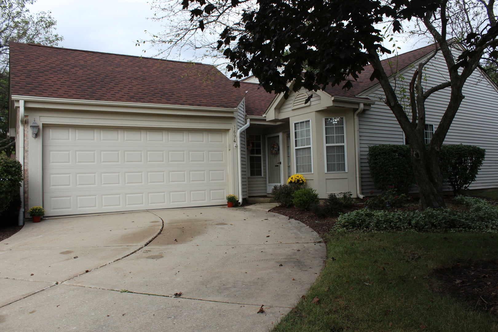 Home in Montgomery, IL 60538 — photo 2
