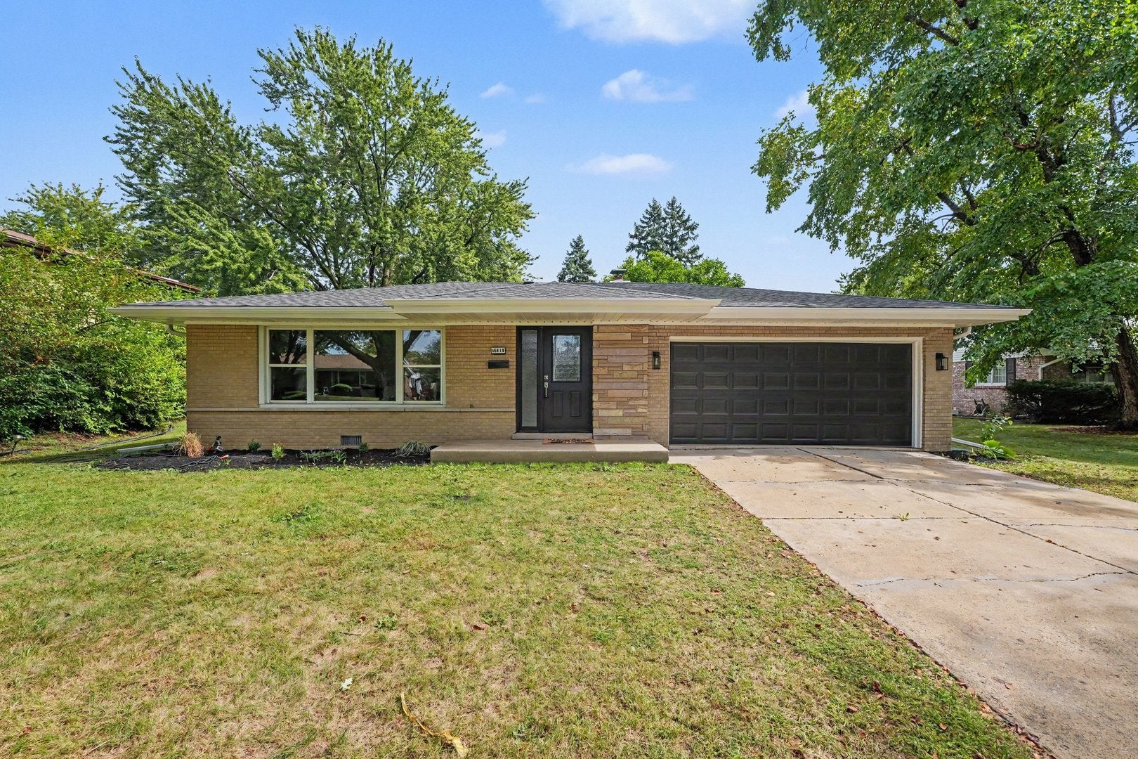 16419 Kimbark Avenue — photo