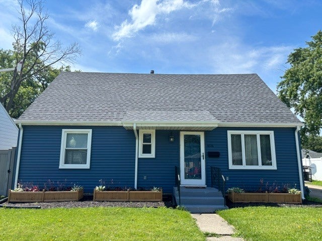 1606 Stratford Court — photo