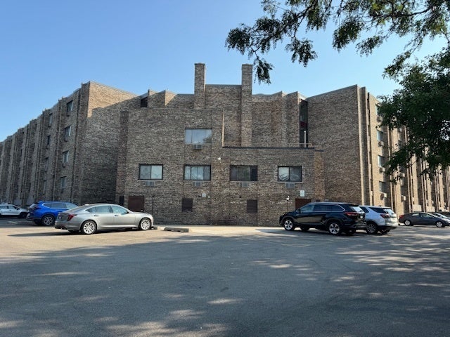 5306 N Cumberland Avenue 510 — photo