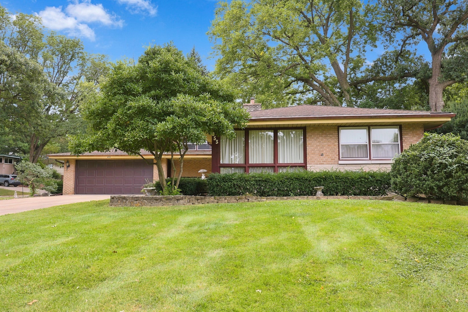 853 Edgewater Drive — photo