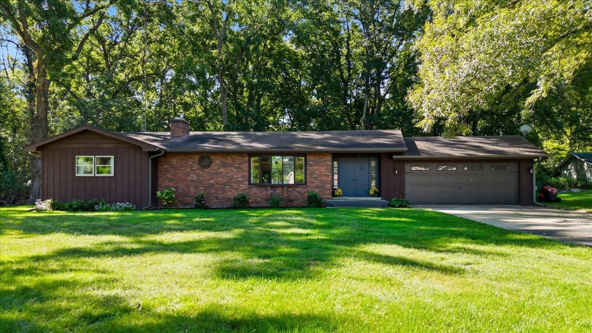 1113 River Oaks Drive — photo