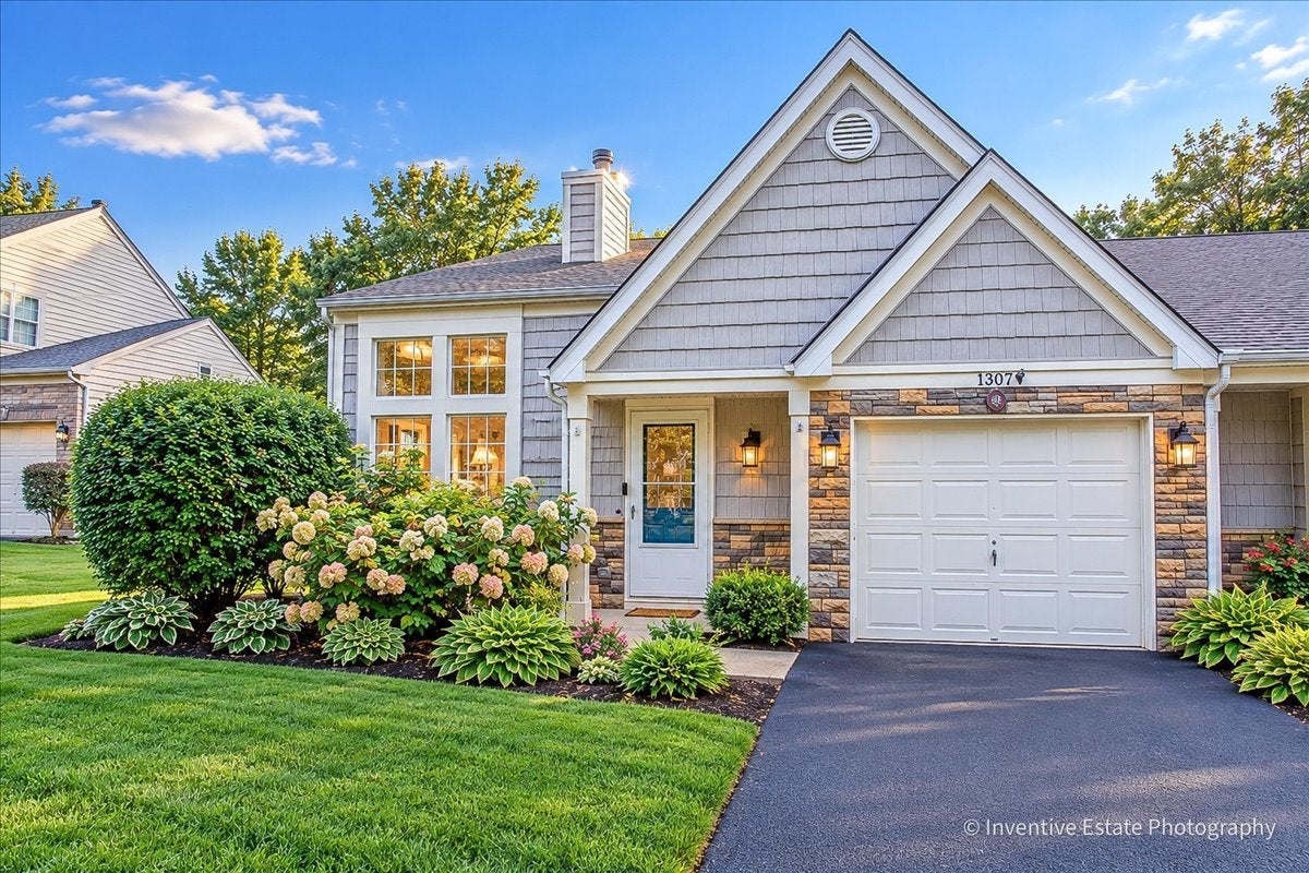 1307 Seabury Circle — photo