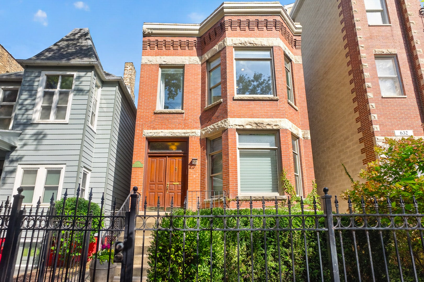 634 W Briar Place — photo