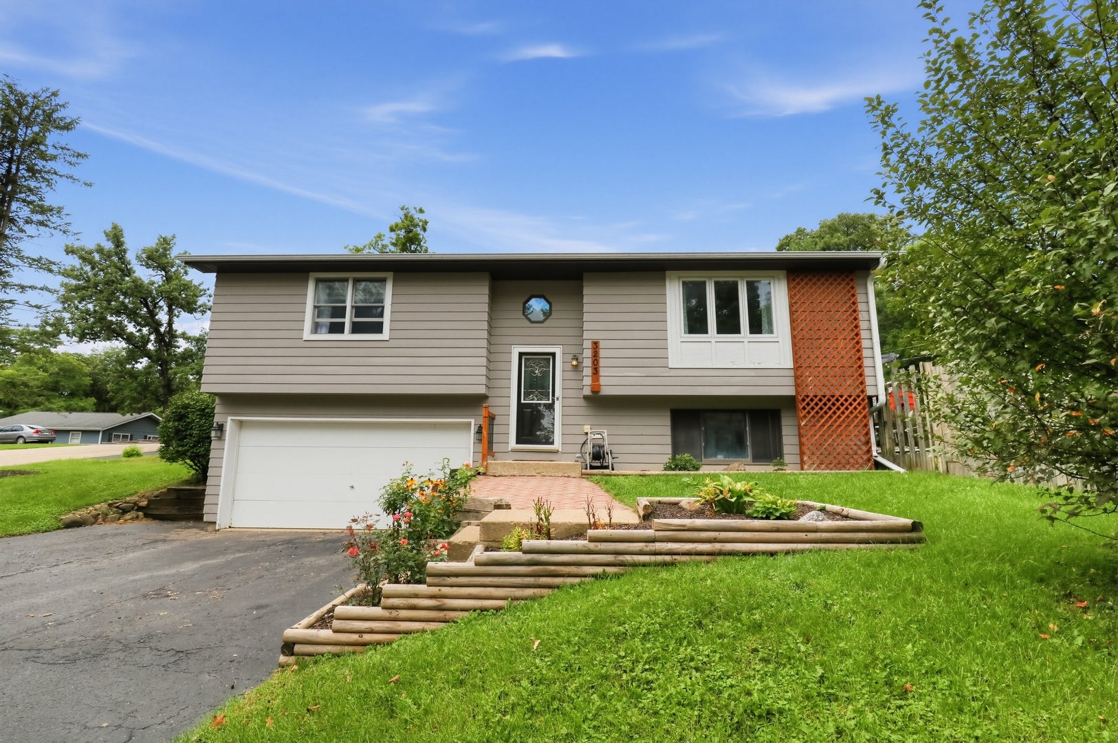3203 Thompson Road — photo