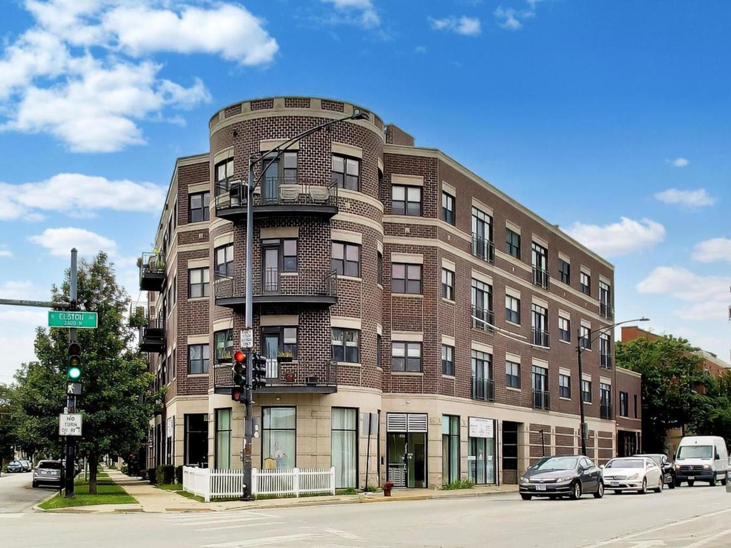 3028 W Roscoe Street 203 — photo