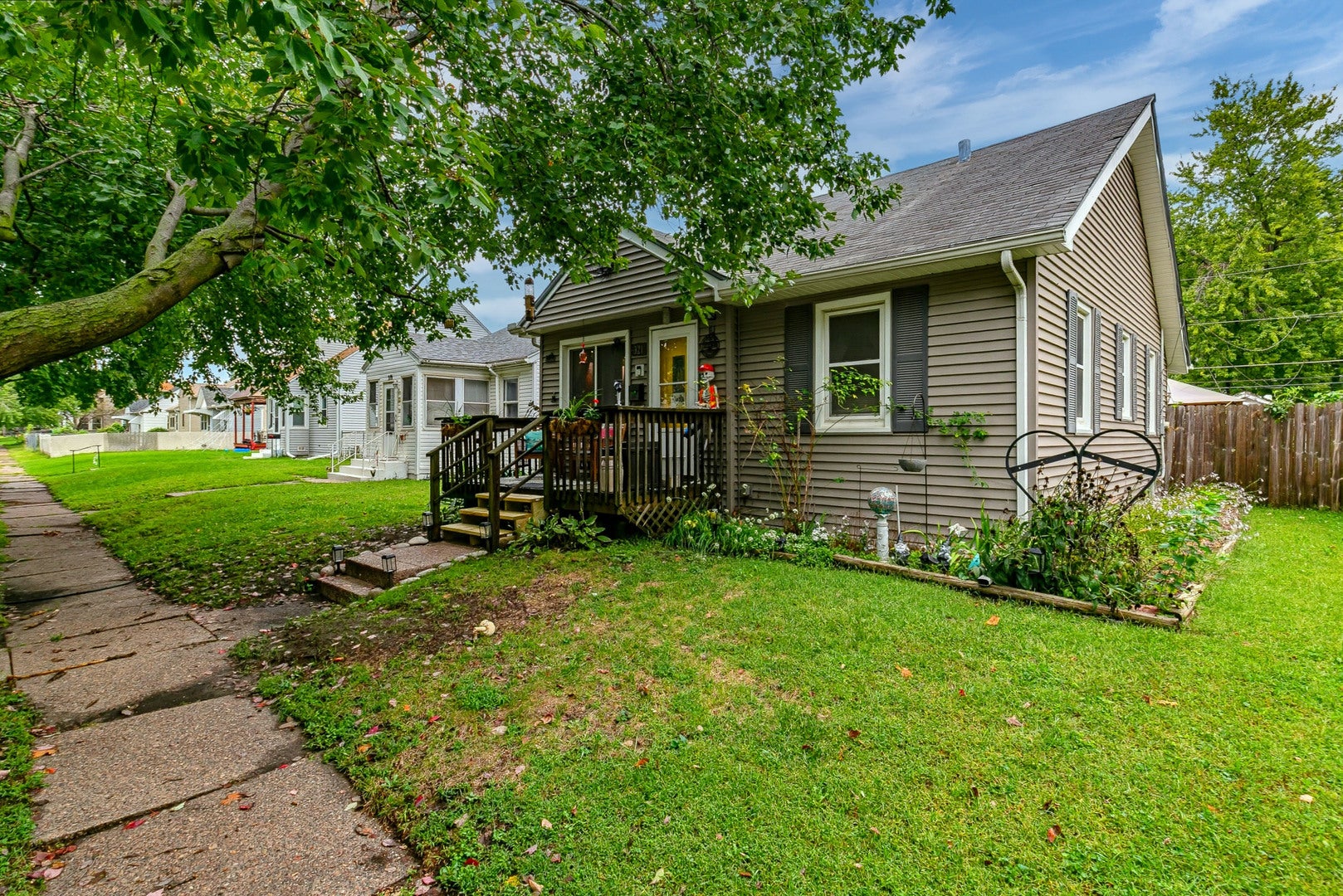 321 S Thornwood Avenue — photo