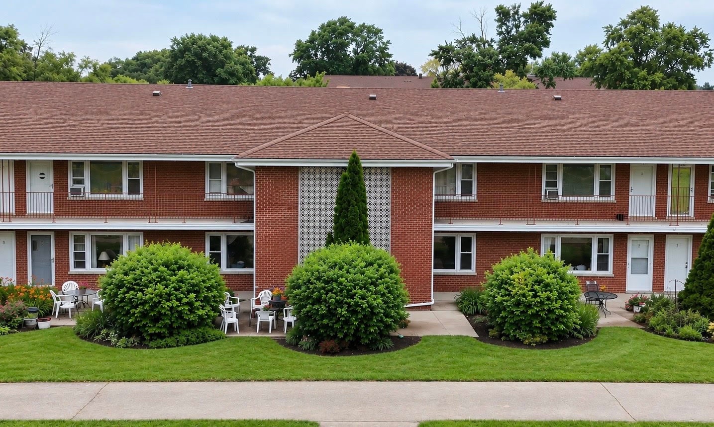 1105 Holiday Lane 14 — photo