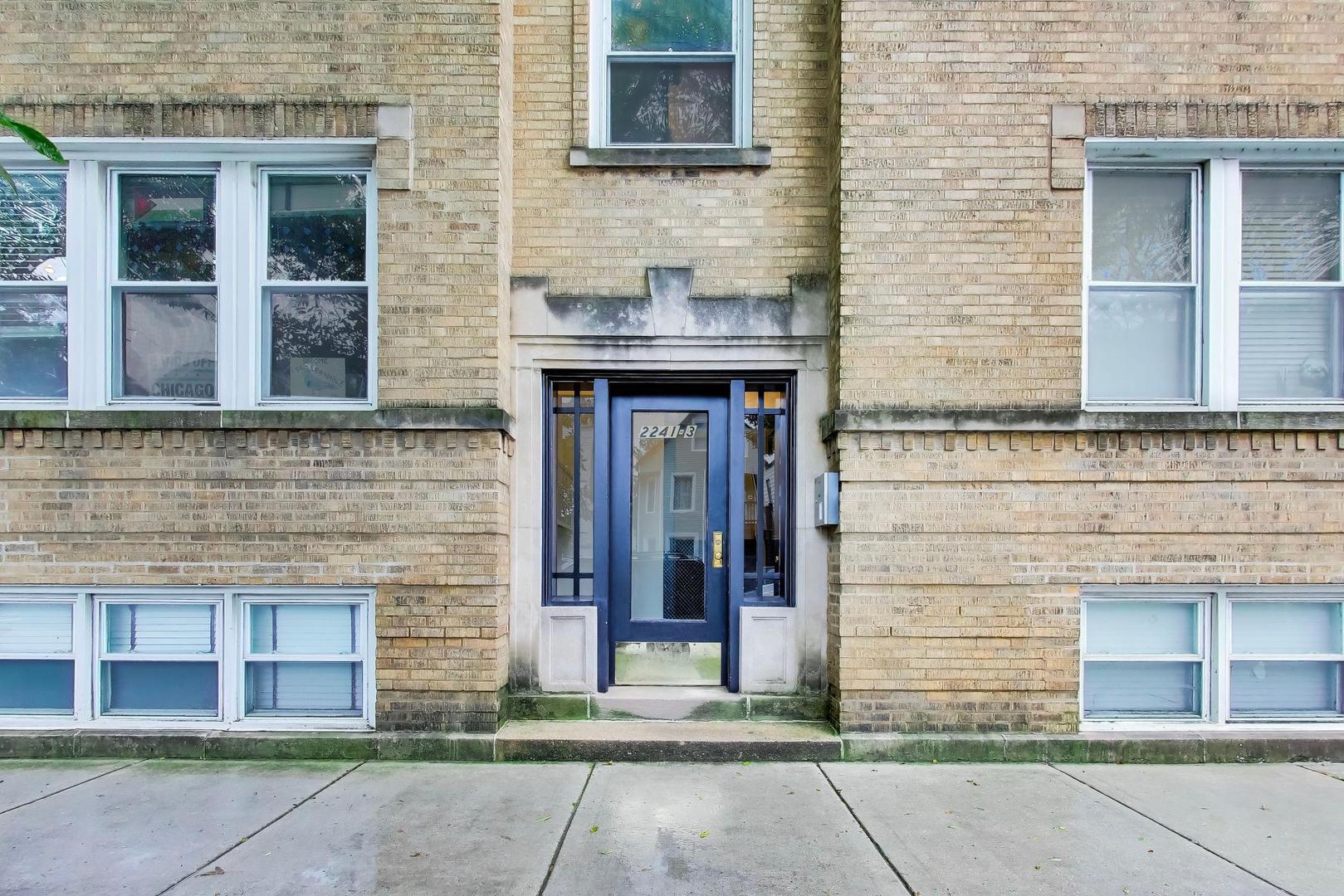 2243 W Ainslie Street 3W — photo