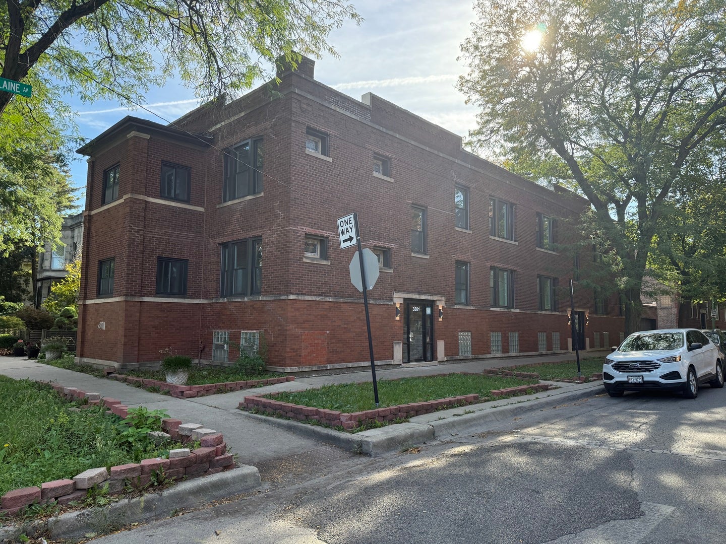 3801 W Belle Plaine Avenue 2 — photo