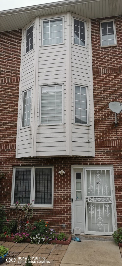 3811 S Maplewood Avenue a2 — photo