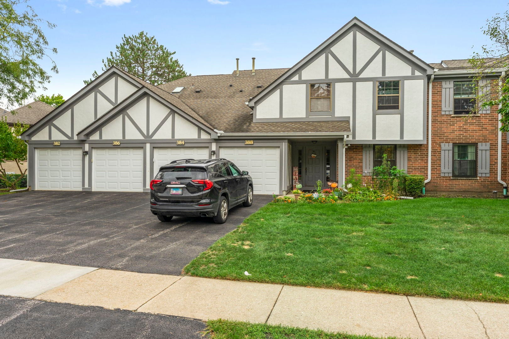 386 Elizabeth Drive 386 — photo