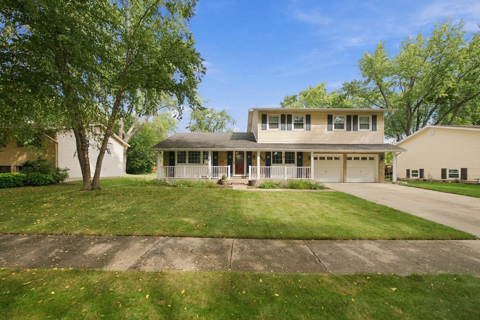 894 E Schirra Drive — photo