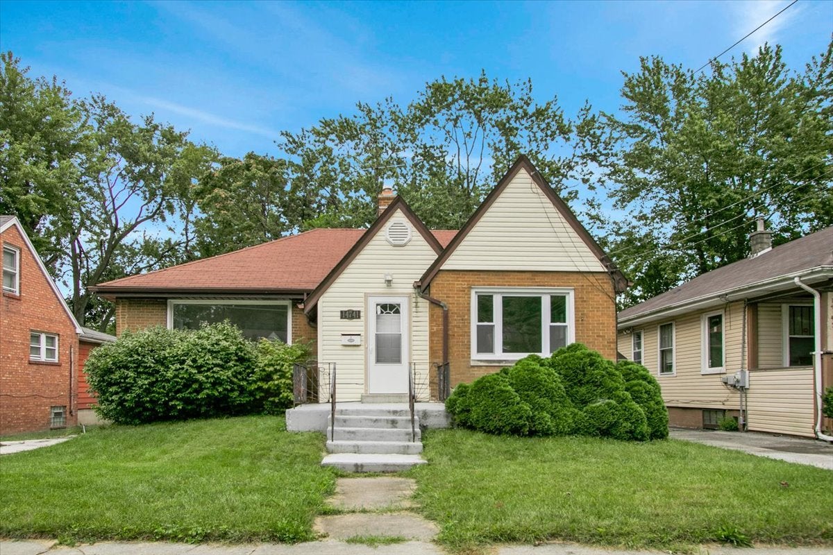 14741 Riverside Drive — photo
