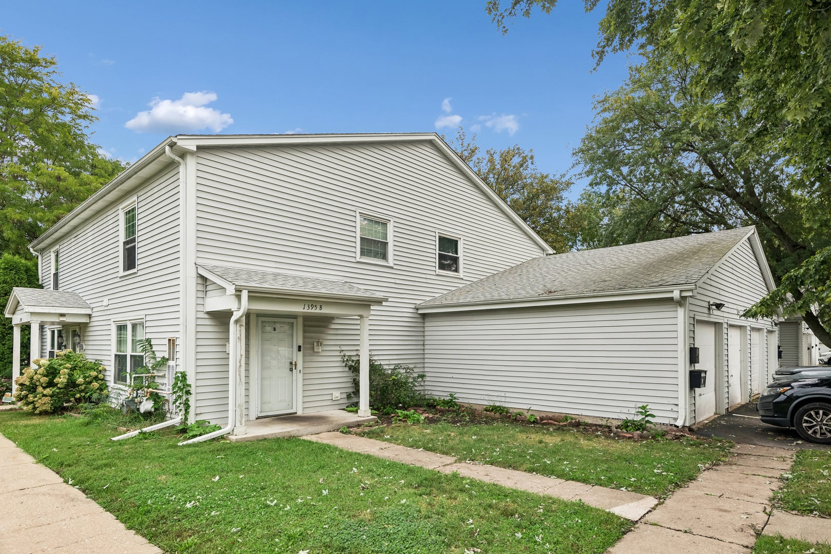 1395 S Glen Circle B — photo