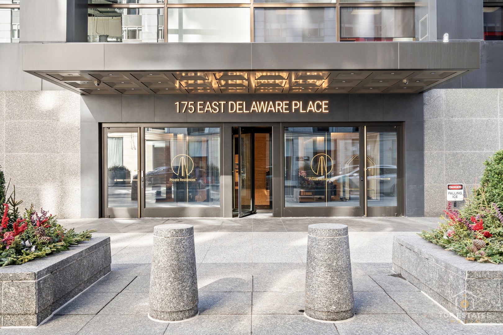 175 E Delaware Place 6611 — photo