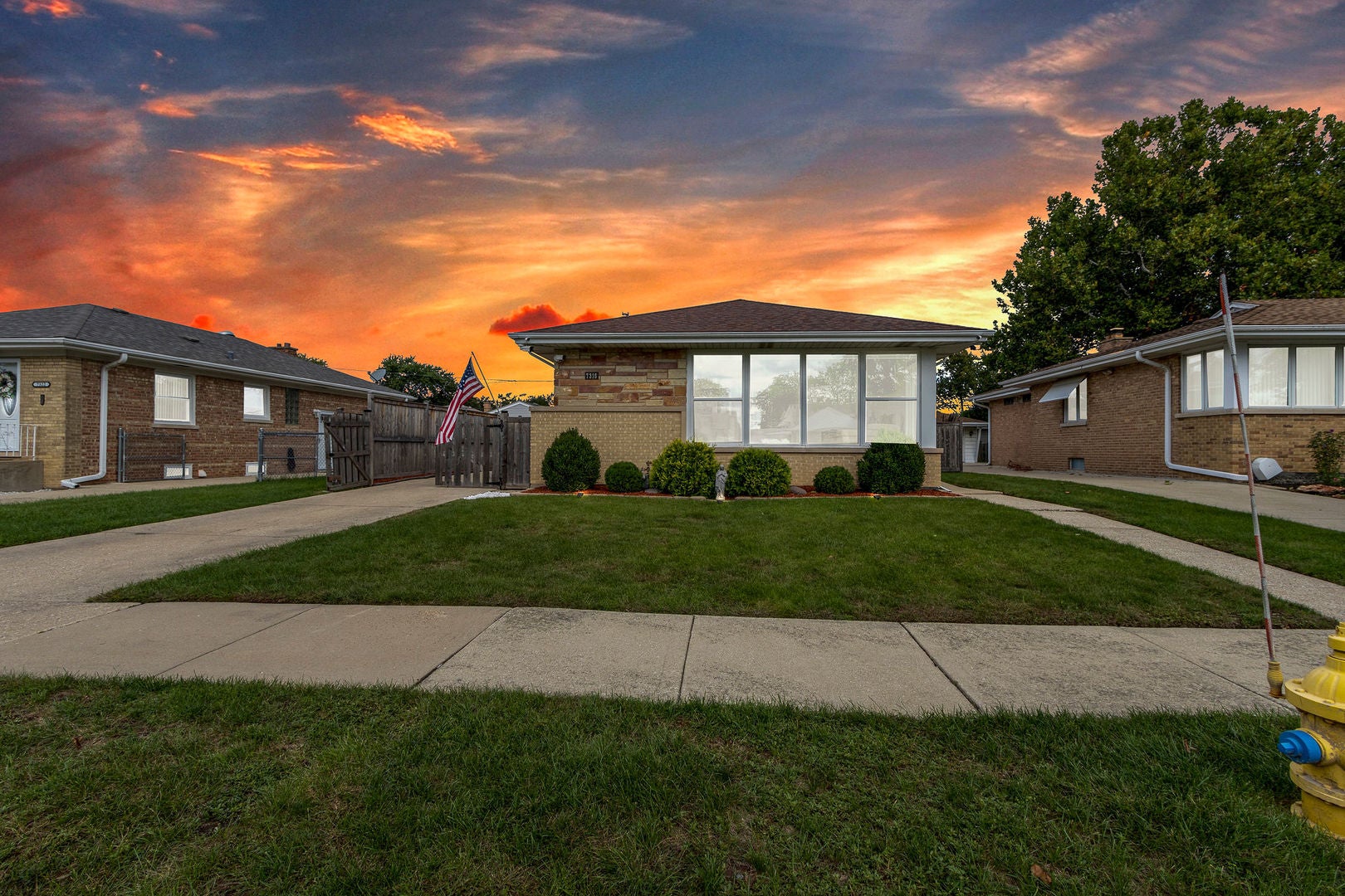 7316 W Greenleaf Street — photo