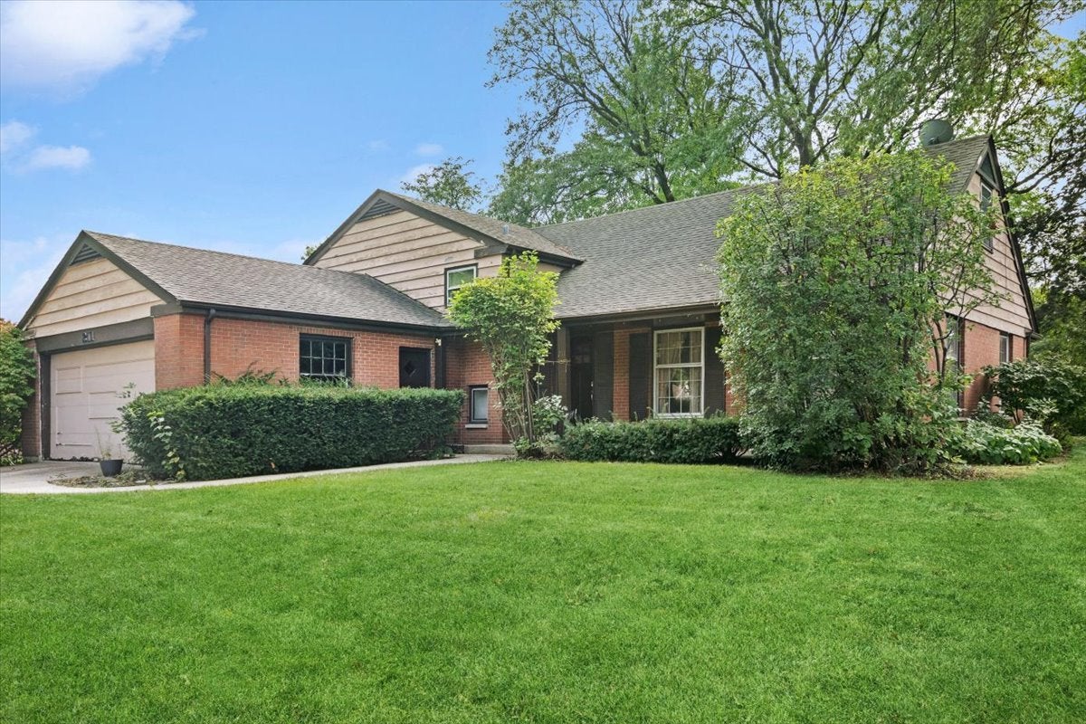 211 W Pickwick Road — photo