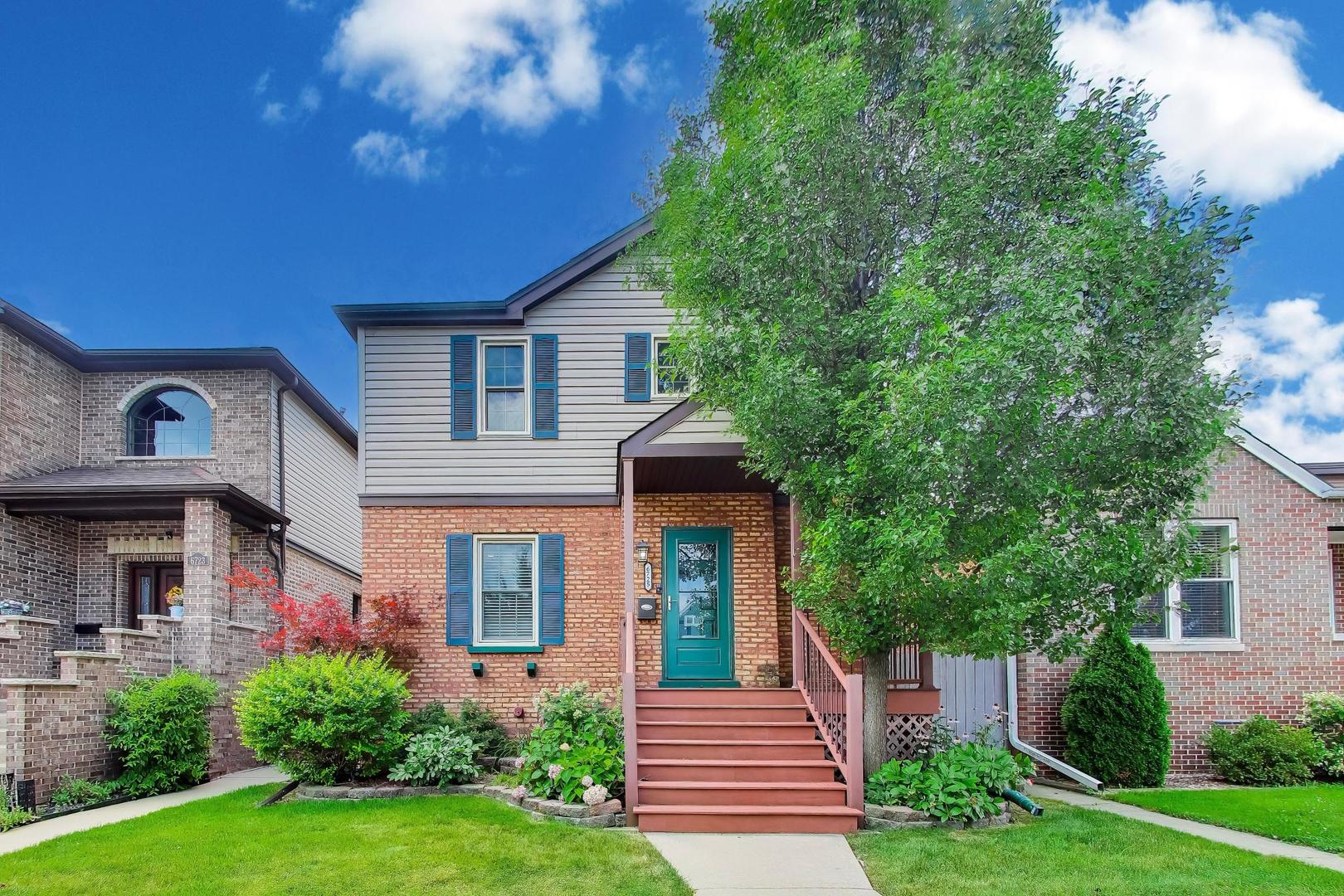 6725 W Albion Avenue — photo