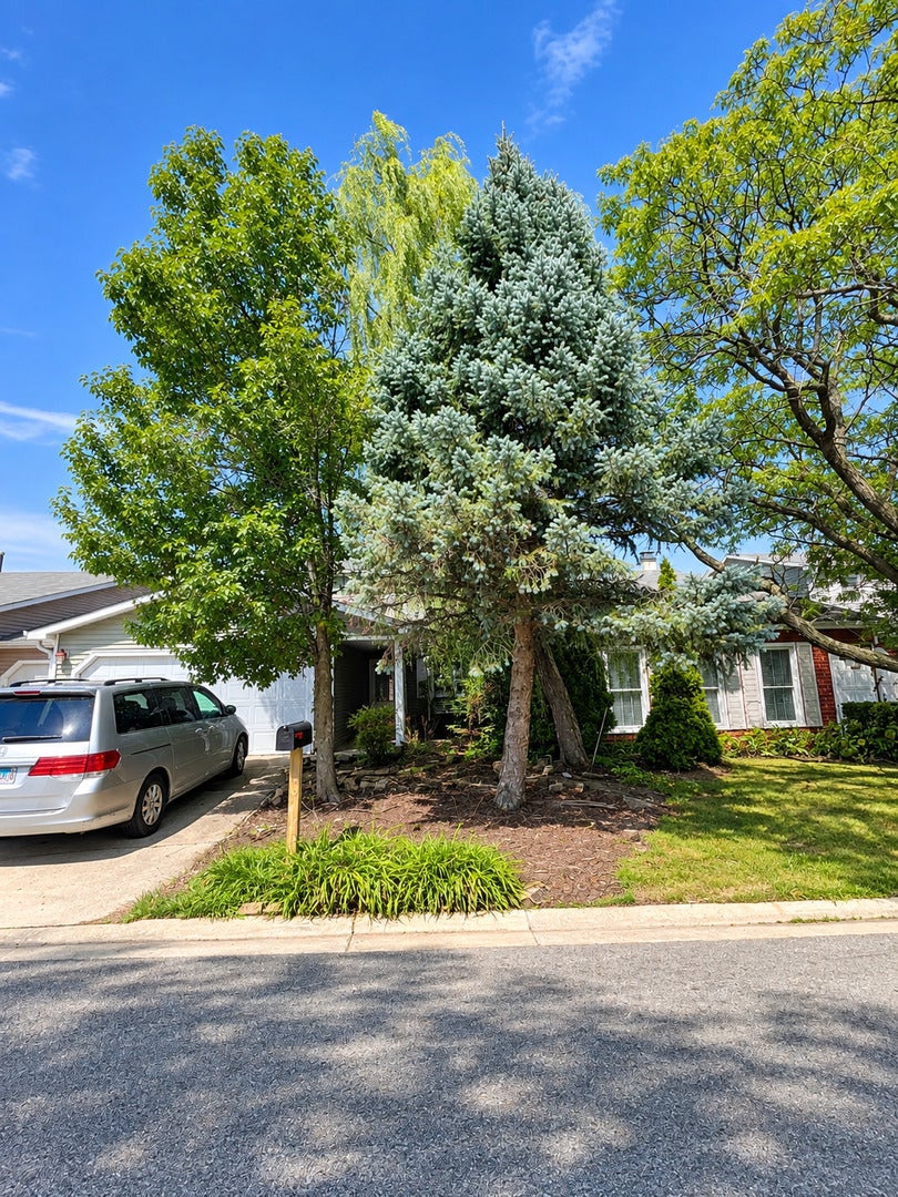 378 Thorncliffe Heights — photo