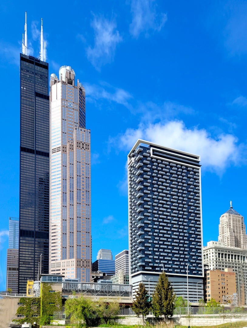 235 W Van Buren Street 2715 — photo
