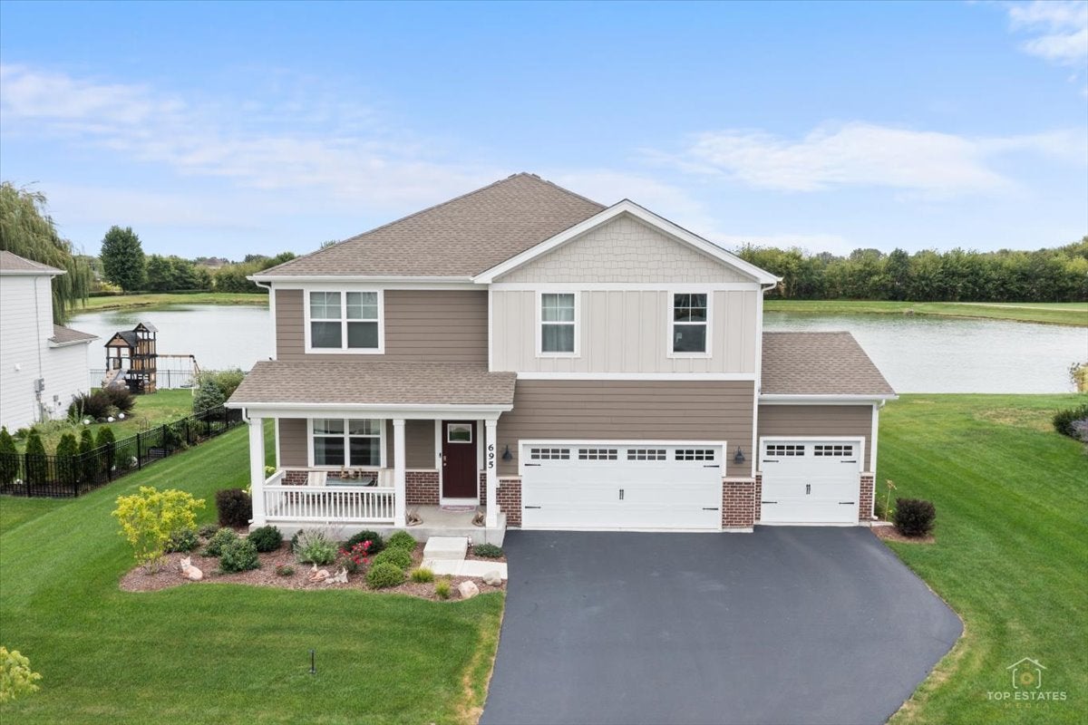 695 Kentshire Circle — photo
