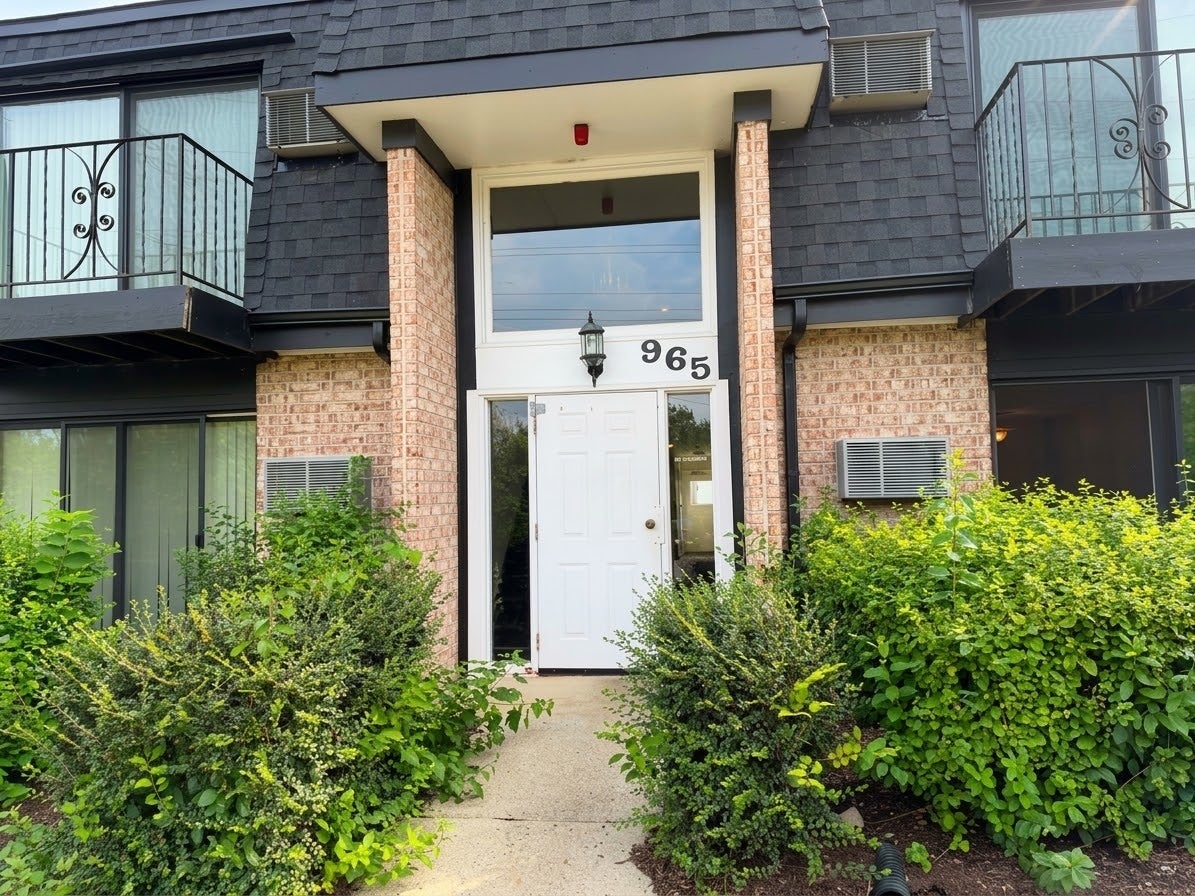965 Westmoreland Drive 2 — photo